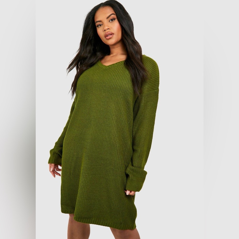 NWTBoohoo Plus Khaki Green V Neck Plus Size Sweater Dress🌺